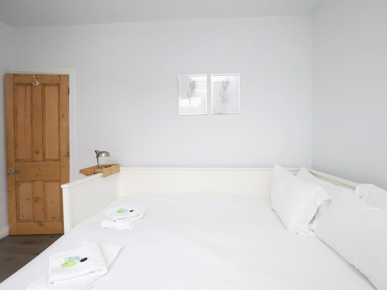 הוילה Sunny Victorian 2Br Townhouse Oxford Pass The Keys מראה חיצוני תמונה